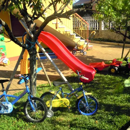 Giorni Felici Ampio Appartamento A Piano Terra, Tutto Nuovo, Giardino, Park E Bikepark *