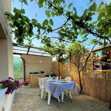 Giorni Felici Tutto Nuovo, Giardino, Parcheggio דירה *