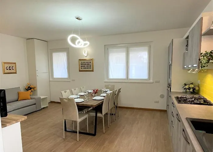 Giorni Felici Tutto Nuovo, Giardino, Park E Bikepark شقة فيربانيا